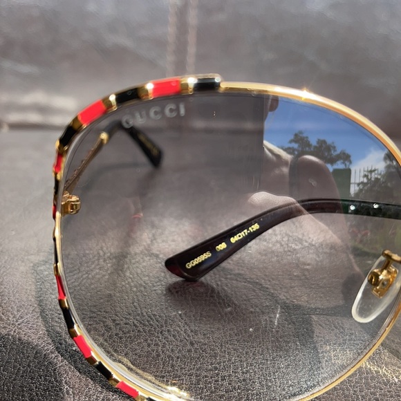 SOLD Gucci oversized women’s sunglasses - Picture 6 of 6